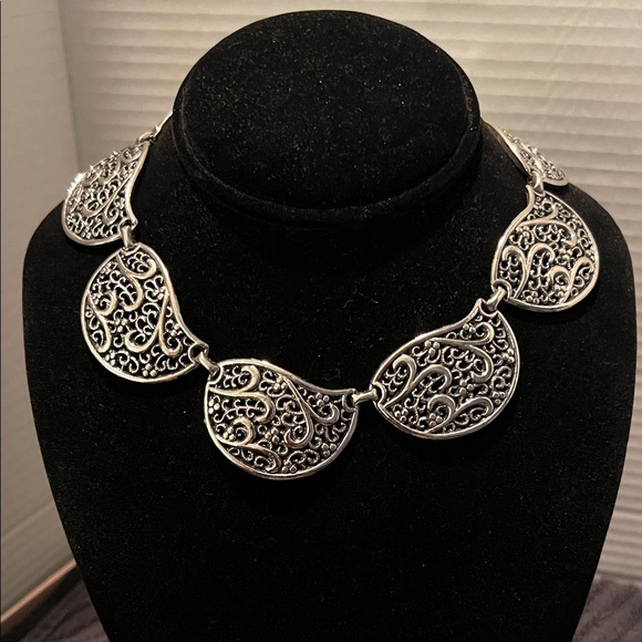 Elegant Vintage Silver Filigree Necklace
